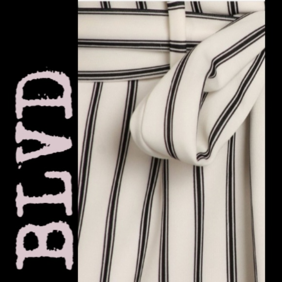FINAL 🌅BLVD white/navy pinstripe pull-on Jumper - Picture 3 of 8
